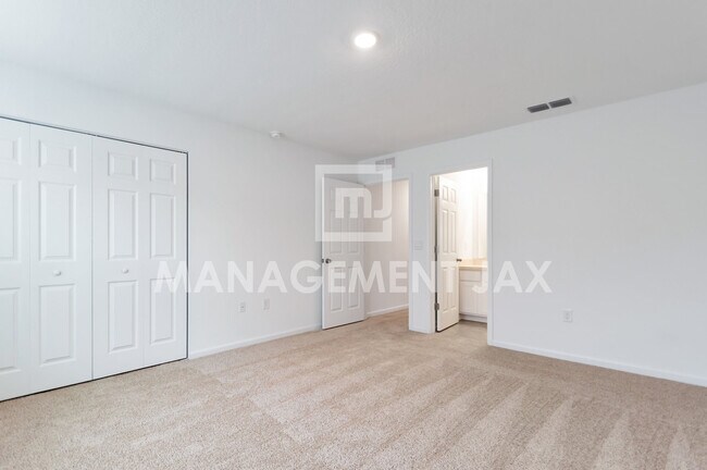 Building Photo - 4002 Bay Hawk Ct