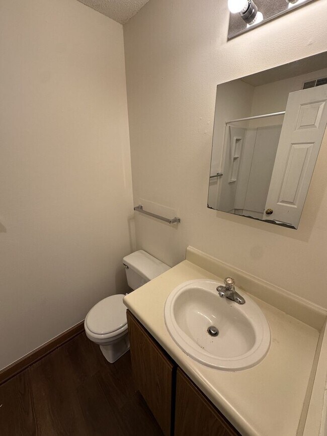 Building Photo - 1 Bedroom 1 Bathroom Condo!