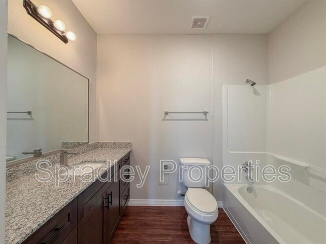 Building Photo - 1124 W Ave O