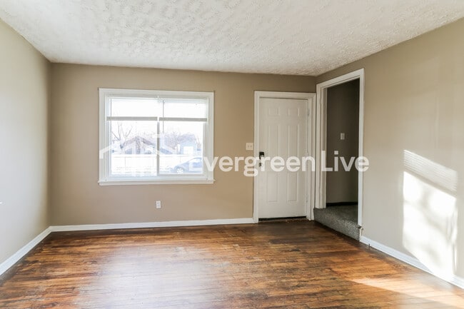 Building Photo - 2330 Lexington Ave