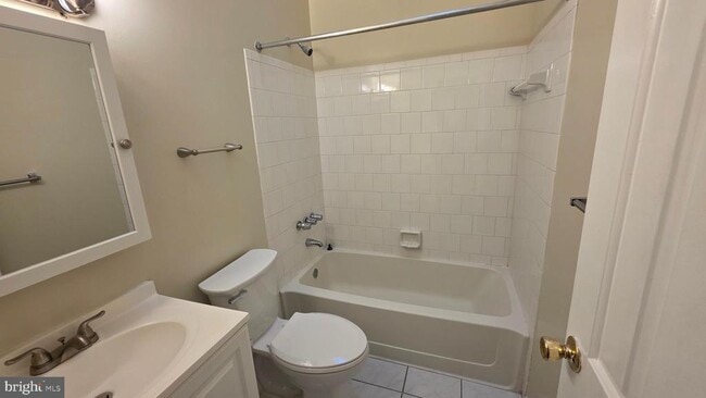Building Photo - 13 Wellspring Cir