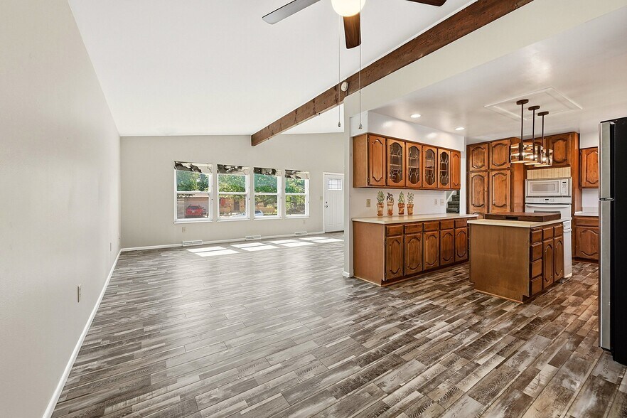 Building Photo - 9547 W Kentucky Dr