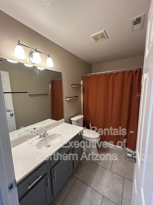 Building Photo - 6142 N Christmas Tree Ln