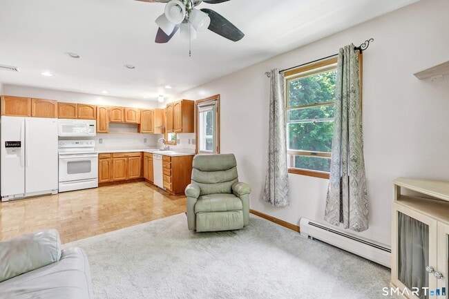 Building Photo - 5 Saxony Dr