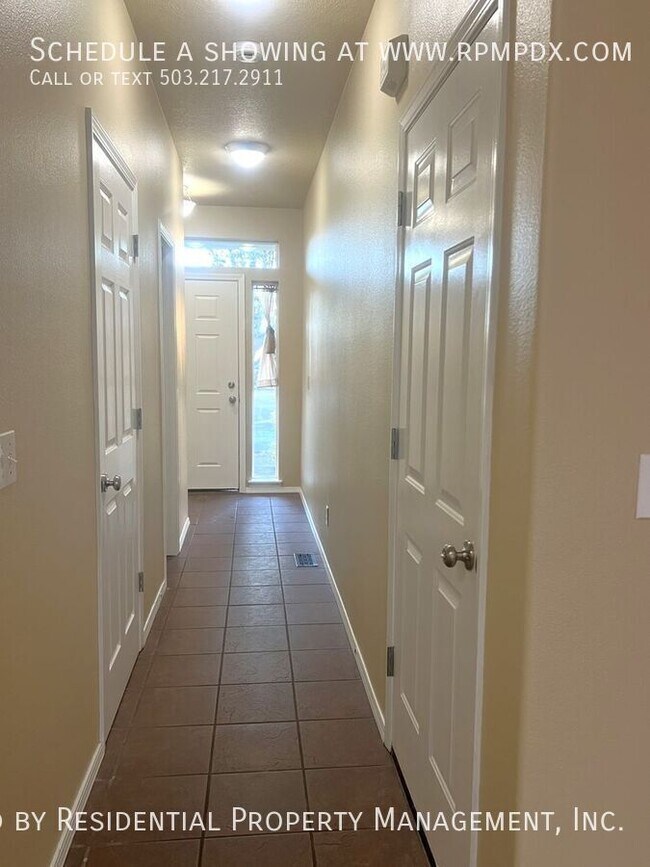 Building Photo - 17284 SW Pleasanton Ln
