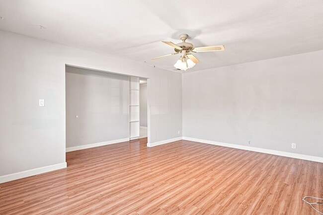 Building Photo - 4448 Irvington Ave