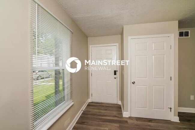 Building Photo - 3 Bedroom Pet-Friendly Home in Louisville,...