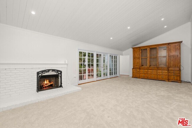Building Photo - 30604 Sicomoro Dr