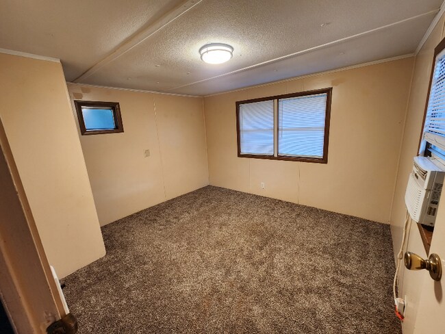 Building Photo - 10542 Lynnwood Ave