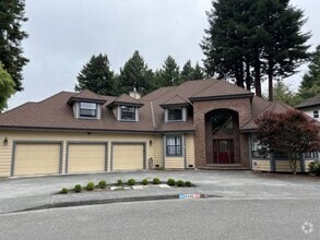 Building Photo - Executive Home in Cutten