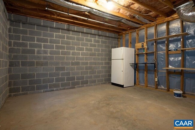Building Photo - 540 Rocky Hollow Rd