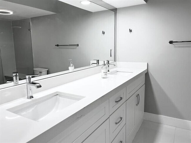 Building Photo - 1266 S Military Trail
