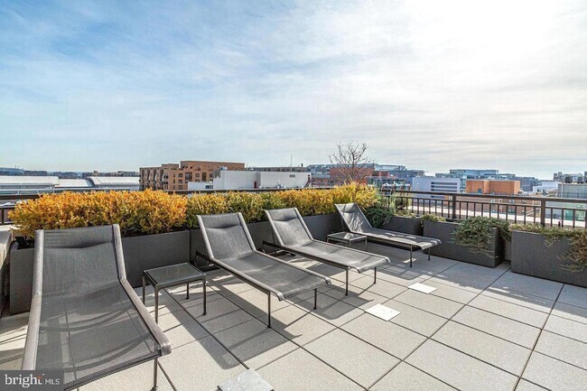 Building Photo - 1011 M St NW