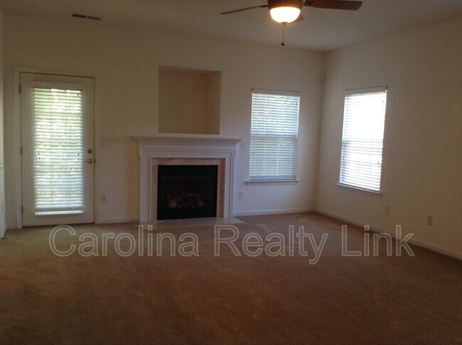 Building Photo - 7228 Handon Ln
