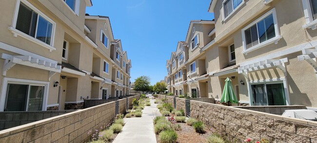 Building Photo - 4841 Sapphire Way