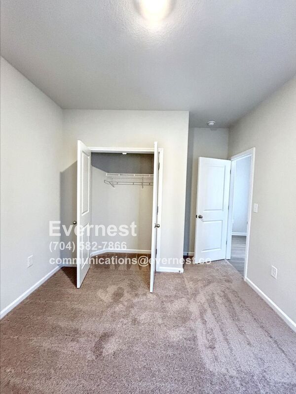 Building Photo - 221 Aniston Ln