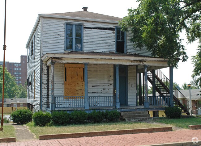 Primary Photo - 538 Fatherland St