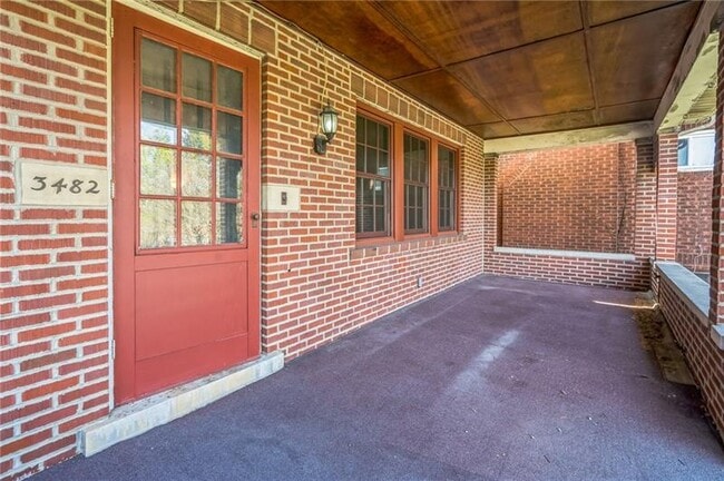 Building Photo - 3482 Beechwood Blvd