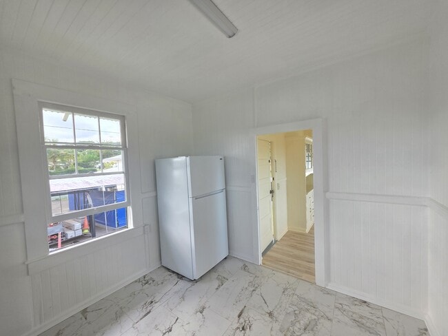 Building Photo - 418A Kukuau St