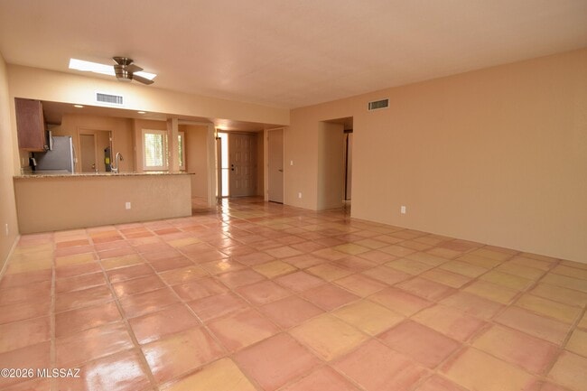 Building Photo - 5066 N Placita Del Lazo