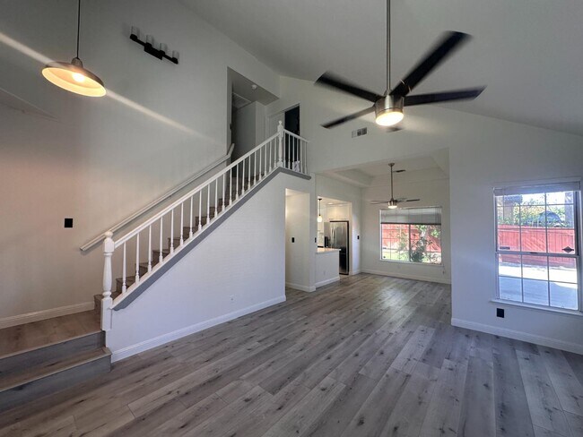 Building Photo - 2214 E Chennault Ave