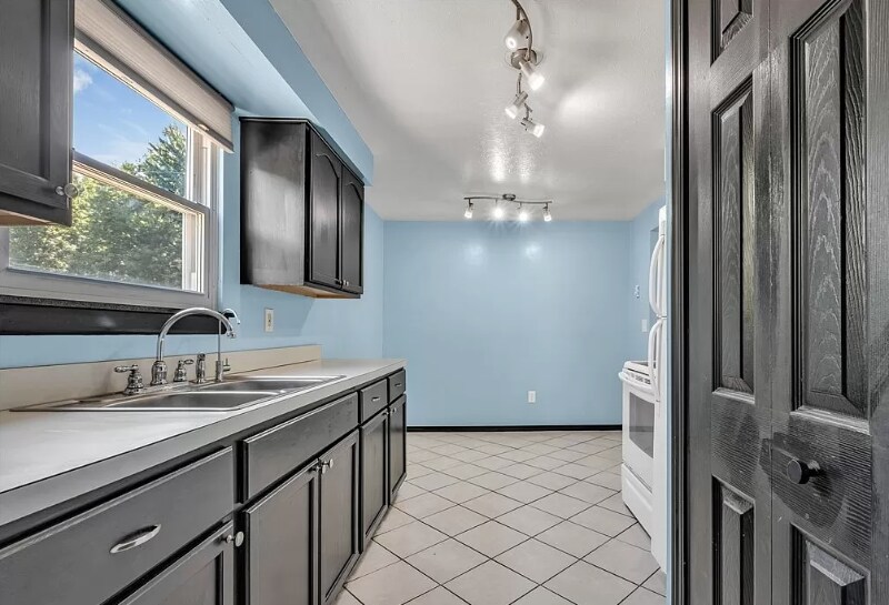 Building Photo - 5270 Cornell Ave