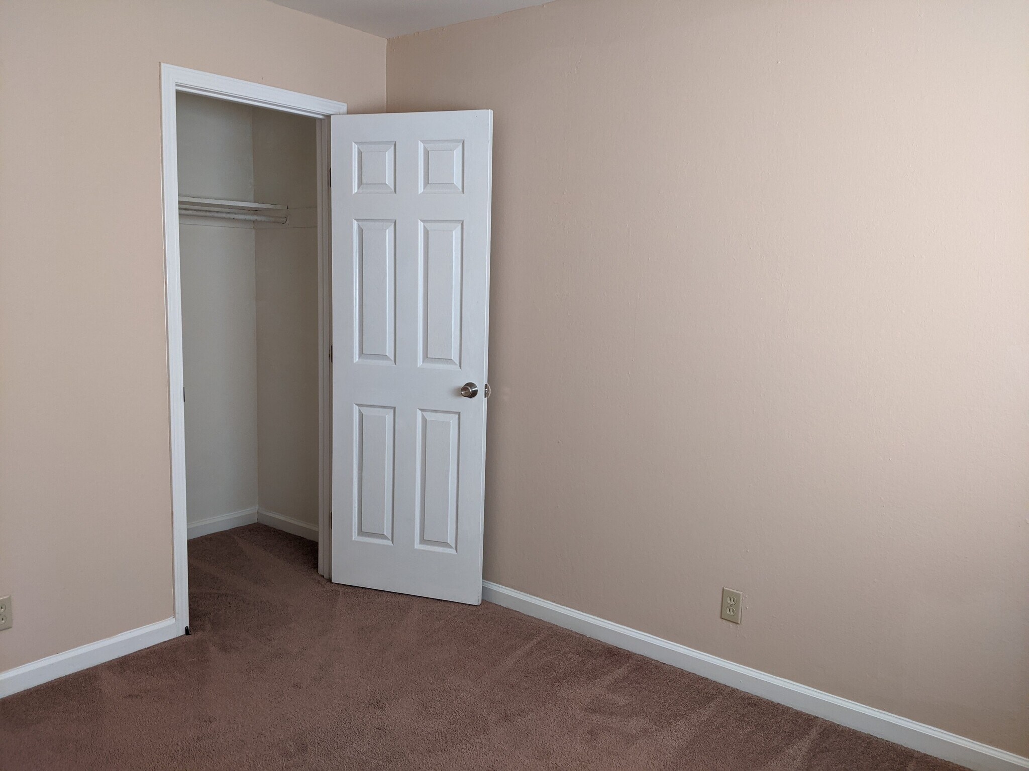 Building Photo - 1156 Ayala Dr