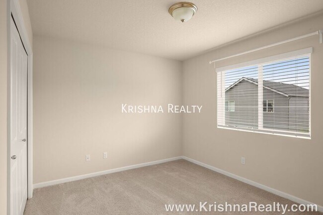 Building Photo - 7443 NW 164th Ave
