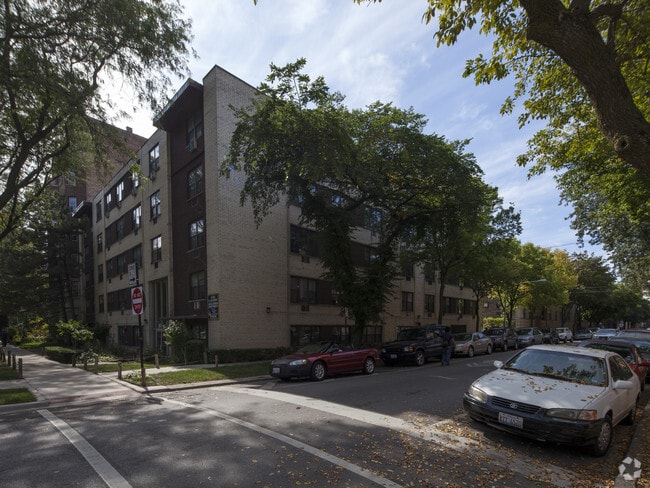Building Photo - 5750 N Kenmore Ave