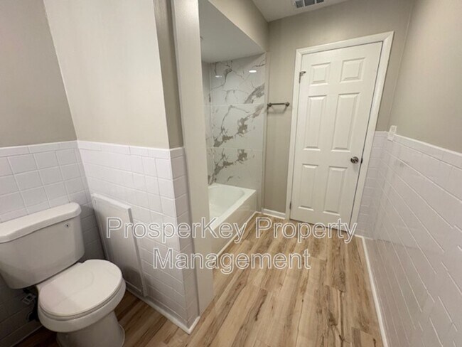 Building Photo - 5613 Pollman St