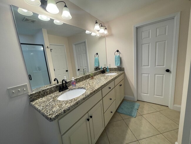 Building Photo - 1716 Annabella's Dr