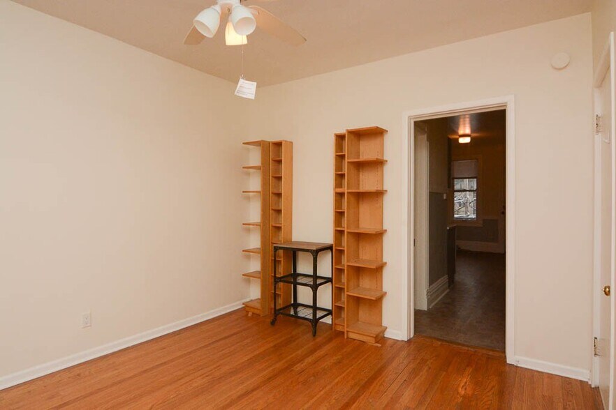 Building Photo - 3426 N Lincoln Ave