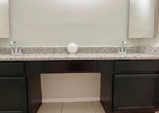 Building Photo - 13511 Quetzal Ln