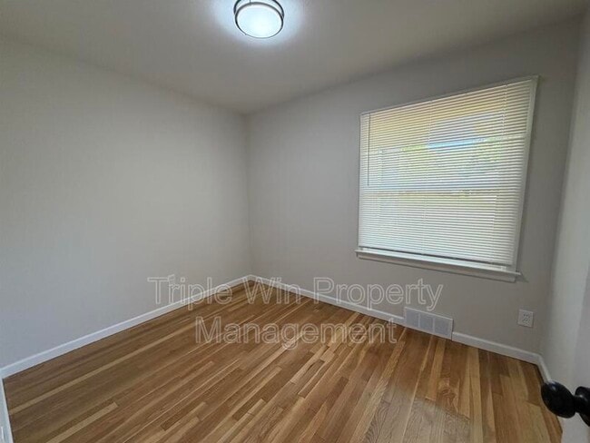 Building Photo - 185 St Eugene Ln