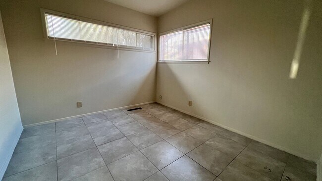 Building Photo - 5105 Danny Dr