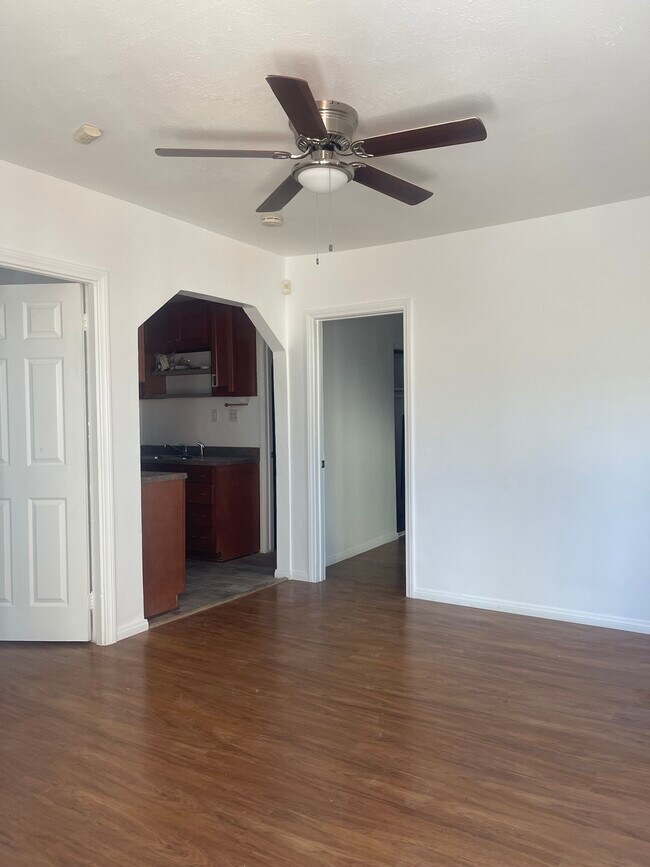 Building Photo - 1118 N Norman Ct