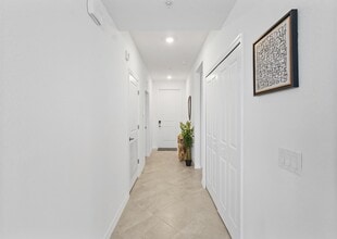 Building Photo - 15375 Grn Acrs Ave