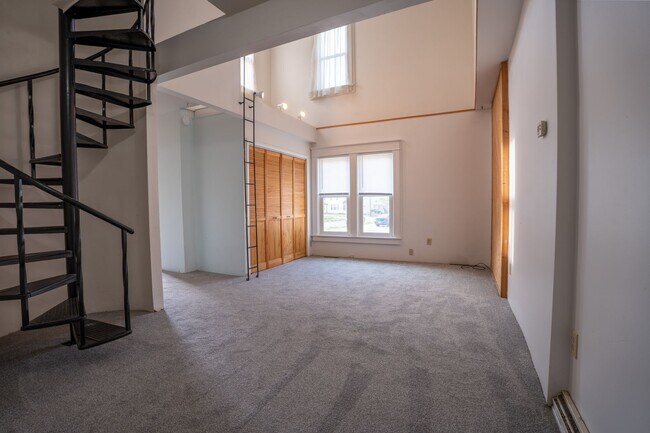 Building Photo - 919 Plum St