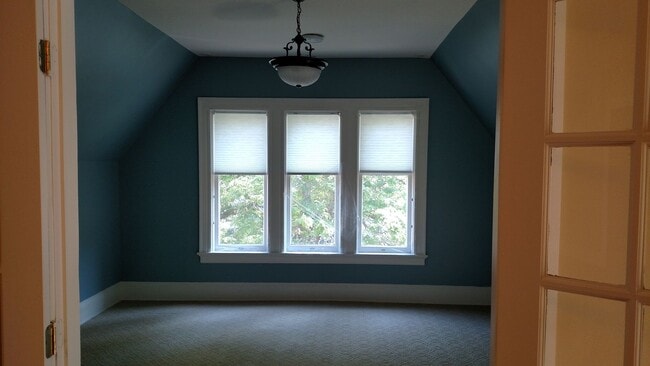 Building Photo - 1681 N Prospect Ave