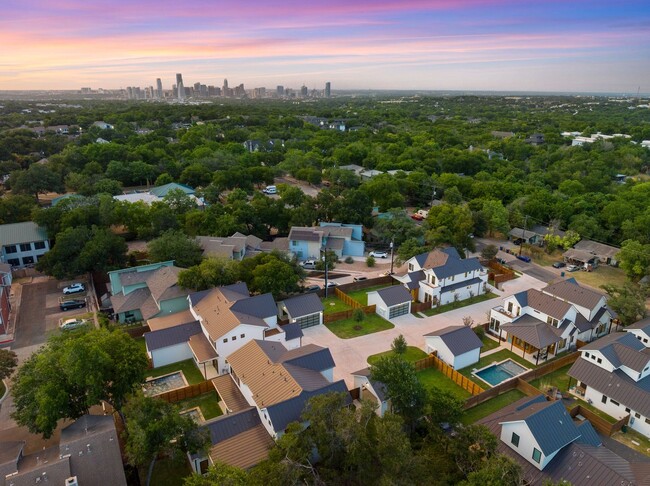 Building Photo - Valley View Villas