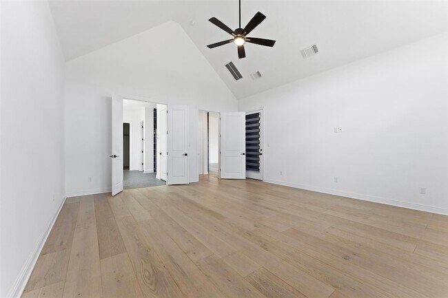 Building Photo - 704 Prairie Clover Dr