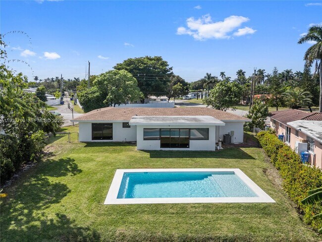 Building Photo - 317 N 31st Ave