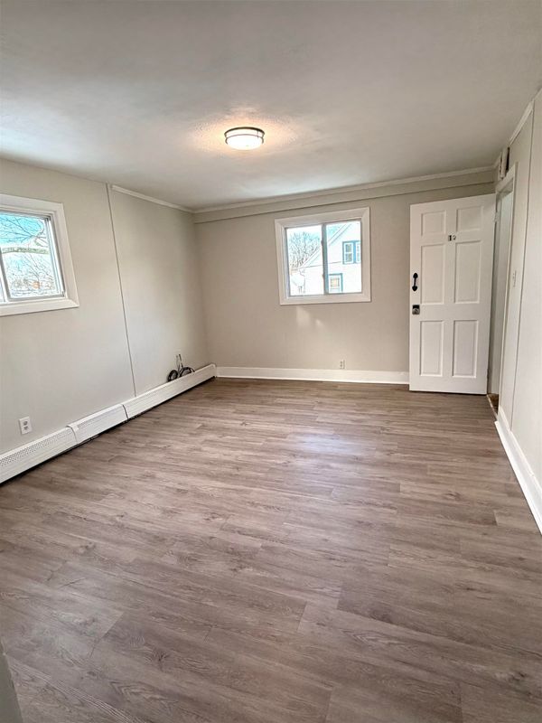 Building Photo - 39 Mead, 1