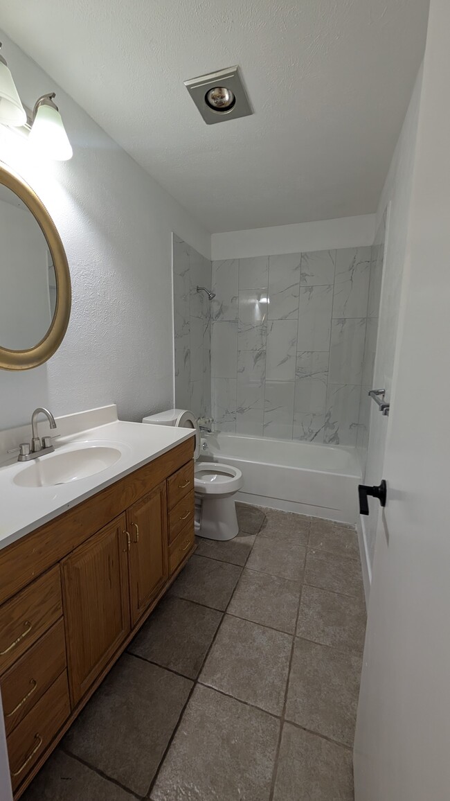 Bathroom - 9013 Vagas Dr