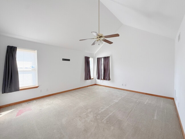 Building Photo - 1278 Knolls Ave S