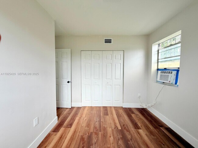 Building Photo - 4801 NW 33rd Ave