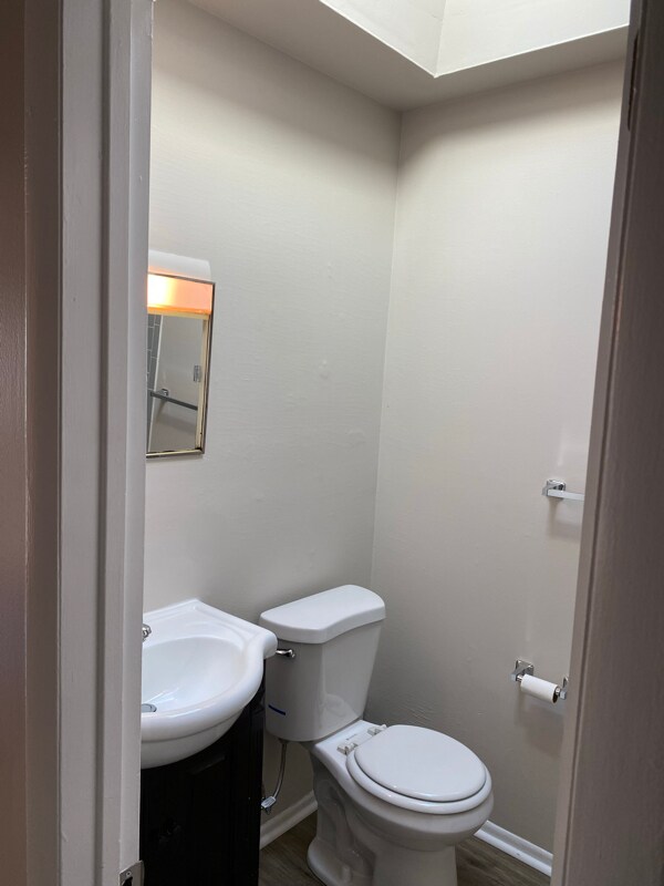 Building Photo - 1615 Bonwood Rd