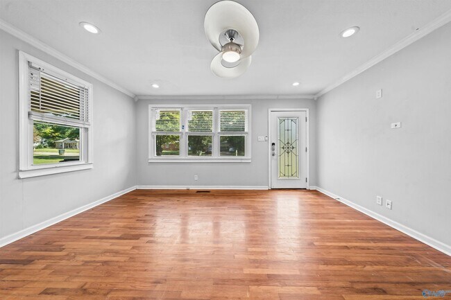 Building Photo - 805 W Arbor Dr NW