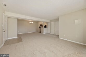 Building Photo - 1601 Carriage House Terrace