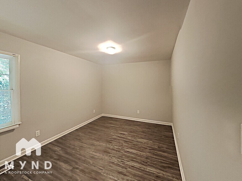 Building Photo - 409 Triple Crown Cir